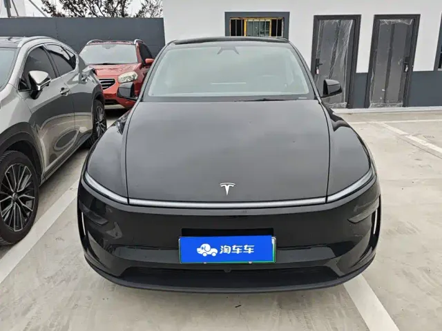 Tesla Model Y — Фото автомобиля 2