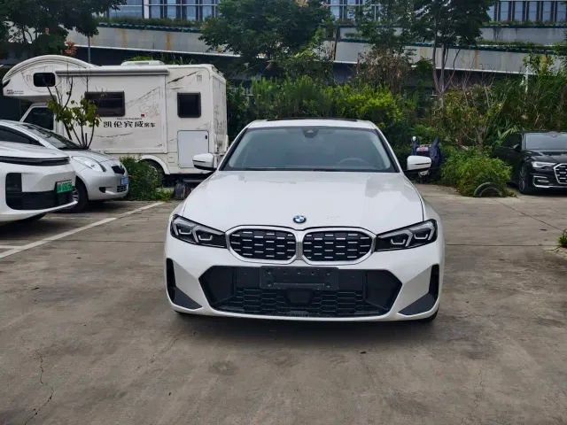 BMW 3 Series — Фото автомобиля 2