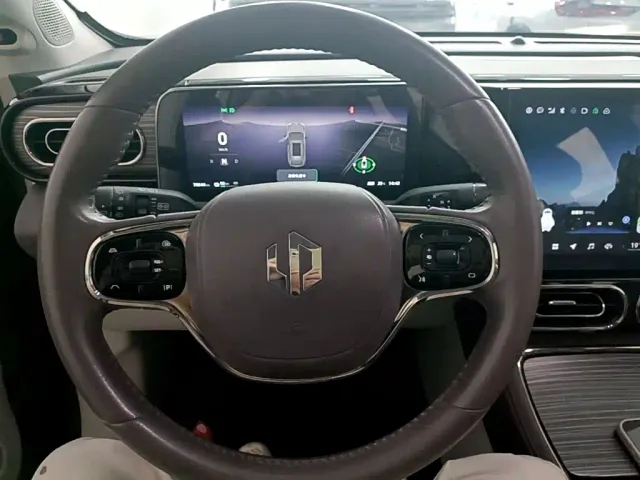 Leapmotor C11 — Фото автомобиля 10