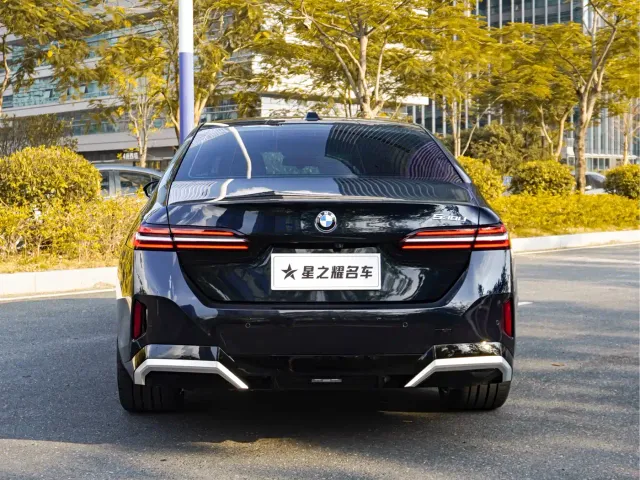 BMW 5 Series — Фото автомобиля 7