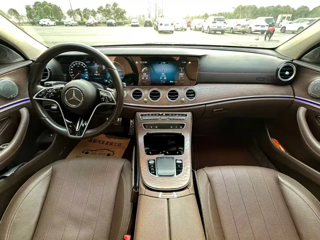 Mercedes-Benz E-Class — Фото автомобиля 9