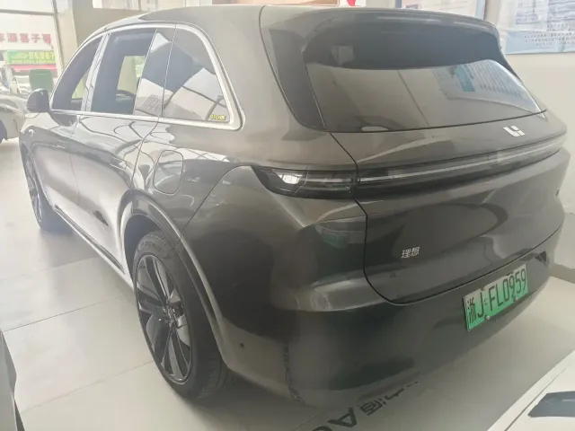 Li Auto L6 — Фото автомобиля 7