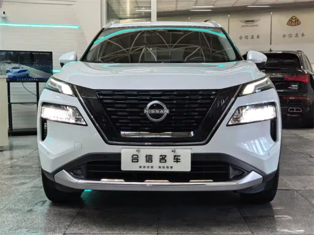 Nissan X-Trail — Фото автомобиля 2