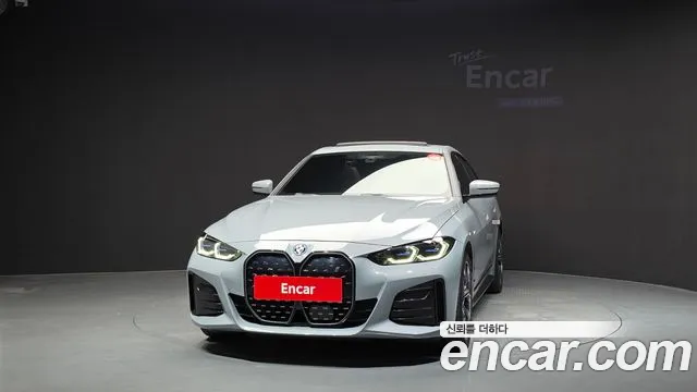 BMW i4 — Фото автомобиля 3