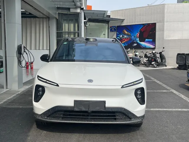 Nio ES6 — Фото автомобиля 4