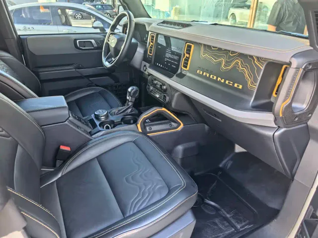 Ford Bronco — Фото автомобиля 9