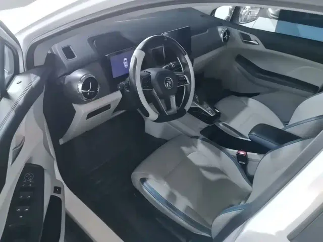 BYD Yuan Pro — Фото автомобиля 15