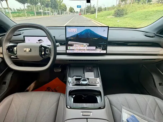 Geely Galaxy Xingyao 8 — Фото автомобиля 6