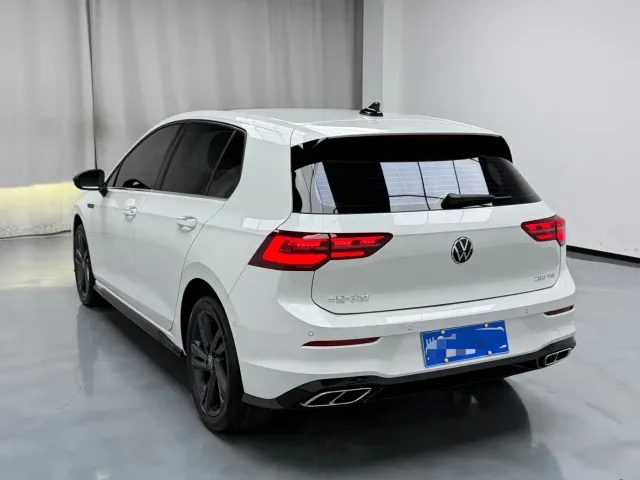 Volkswagen Golf — Фото автомобиля 13