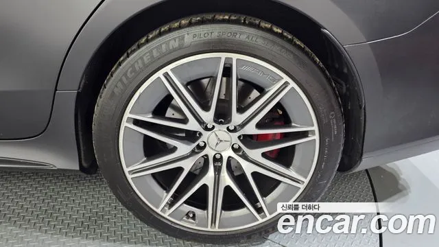 Mercedes-Benz AMG GT 4 двери 43 4MATIC+ — Фото автомобиля 13