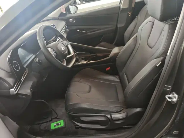 Hyundai Elantra — Фото автомобиля 14