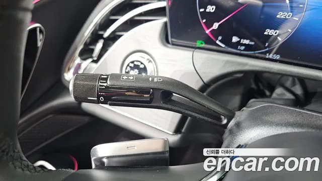 Mercedes-Benz E-Class — Фото автомобиля 27