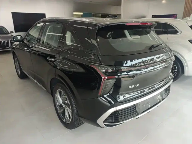 Hongqi HS3 PHEV — Фото автомобиля 4