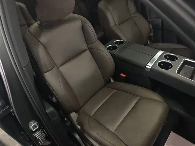 Li Auto L9 — Фото автомобиля 24