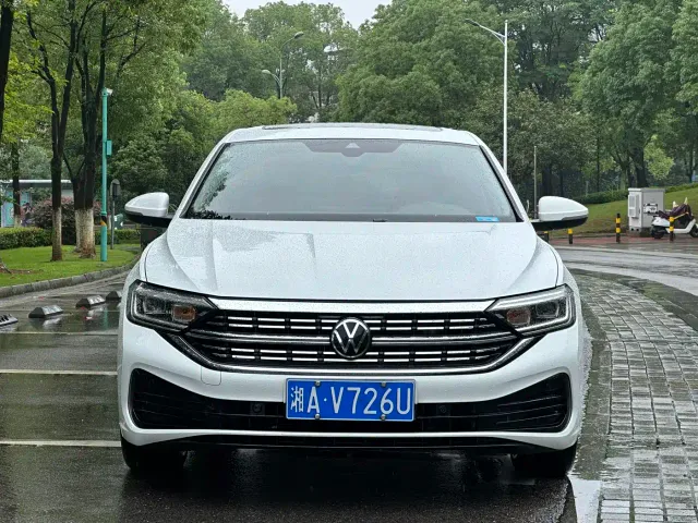 Volkswagen Sagitar — Фото автомобиля 2
