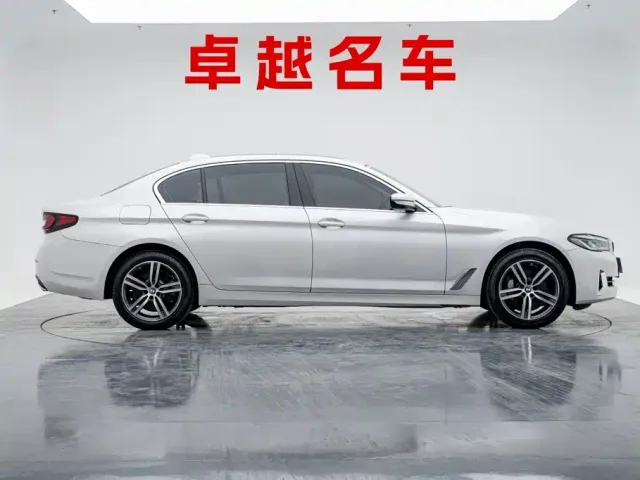 BMW 5 Series — Фото автомобиля 4