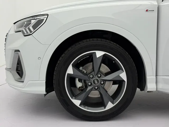 Audi Q3 — Фото автомобиля 23