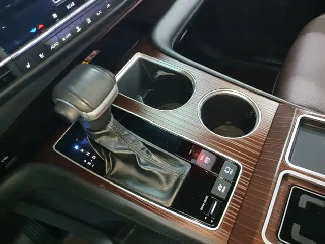 Toyota Granvia — Фото автомобиля 8