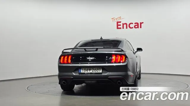 Ford Mustang — Фото автомобиля 4