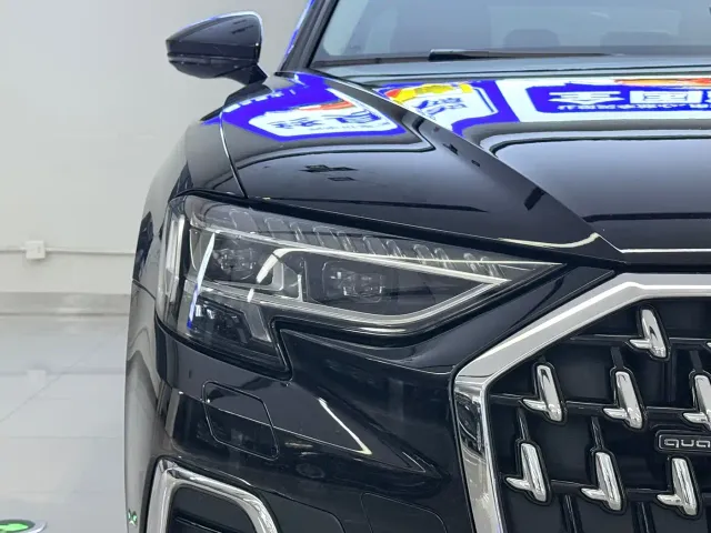Audi A8 — Фото автомобиля 4