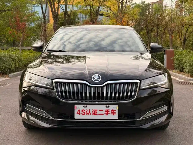 Skoda Superb — Фото автомобиля 3