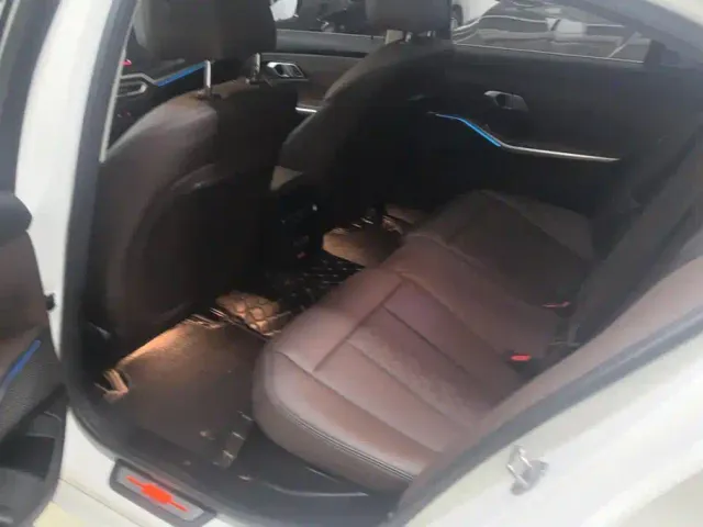 BMW i3 — Фото автомобиля 11