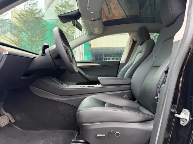 Tesla Model Y 2023 Long Range All-Wheel Drive Edition — Фото автомобиля 5