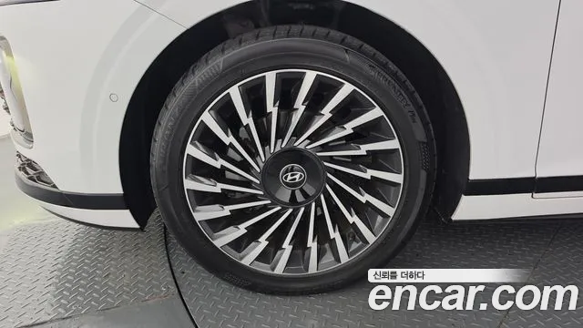 Hyundai Grandeur GN7 — Фото автомобиля 5