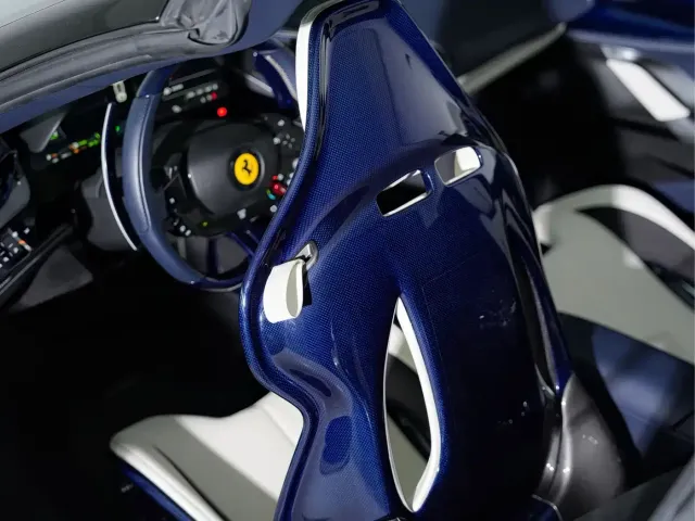 Ferrari SF90 2021 3.9T V8 Spider — Фото автомобиля 21