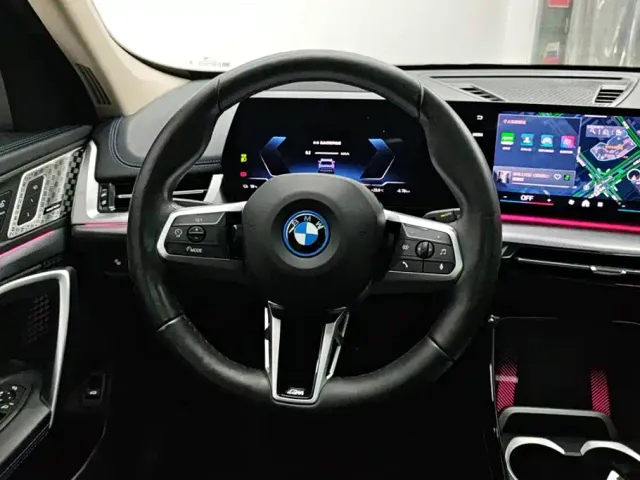 BMW iX1 — Фото автомобиля 15