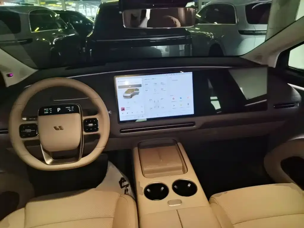 Li Auto Li i8 2025 Standard Edition — Фото автомобиля 9