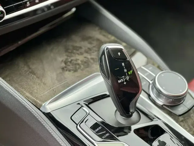 BMW 5 Series — Фото автомобиля 3