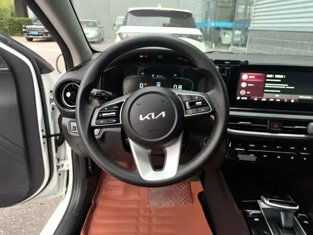 Kia K3 — Фото автомобиля 10
