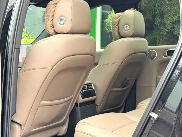 Li Auto L6 — Фото автомобиля 6