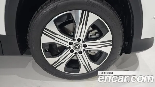 Mercedes-Benz EQB X243 — Фото автомобиля 5