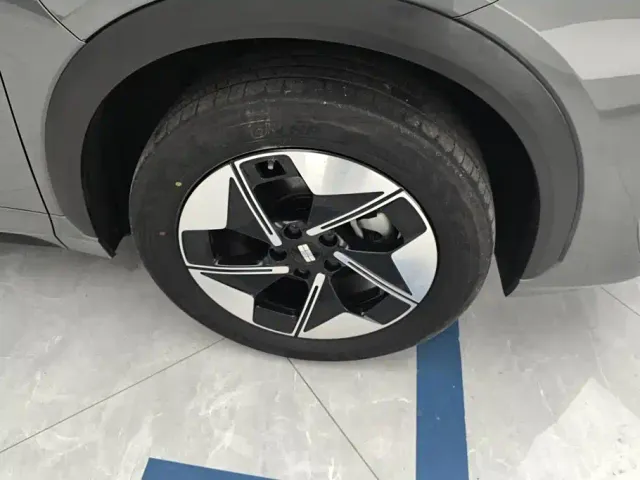 Geely Galaxy E5 — Фото автомобиля 6