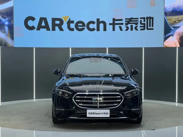 Mercedes-Benz E-Class — Фото автомобиля 2