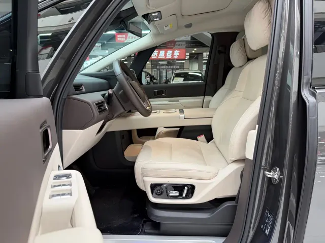 Li Auto MEGA — Фото автомобиля 9