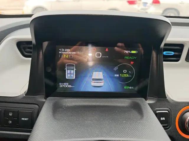 Wuling Hongguang Mini EV — Фото автомобиля 11