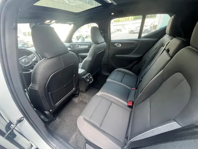 Volvo XC40 — Фото автомобиля 10