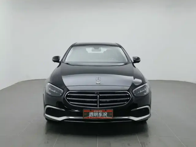 Mercedes-Benz E-Class — Фото автомобиля 3