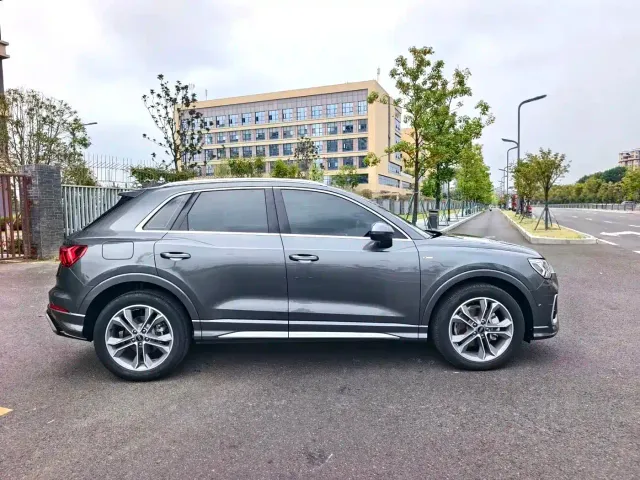 Audi Q3 — Фото автомобиля 2