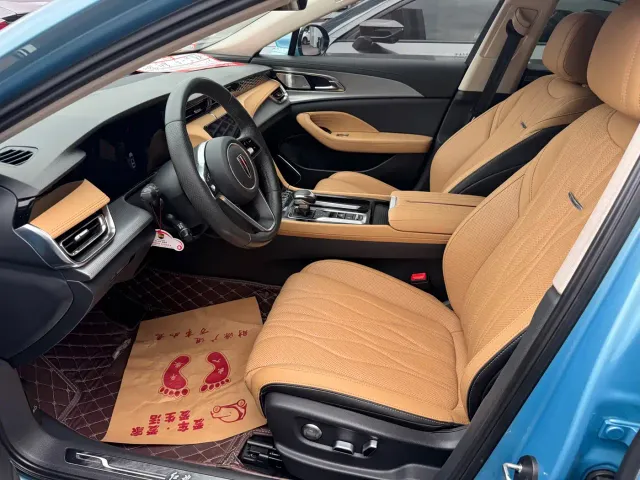 Hongqi H5 — Фото автомобиля 4