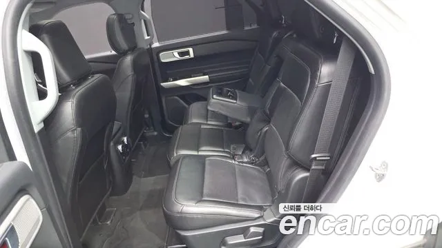 Ford Explorer — Фото автомобиля 11