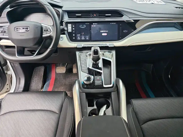 Geely Boyue — Фото автомобиля 13
