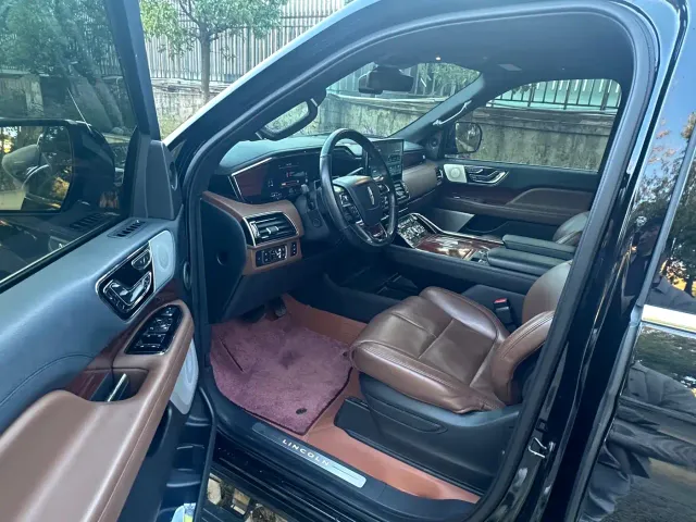 Lincoln Navigator — Фото автомобиля 11
