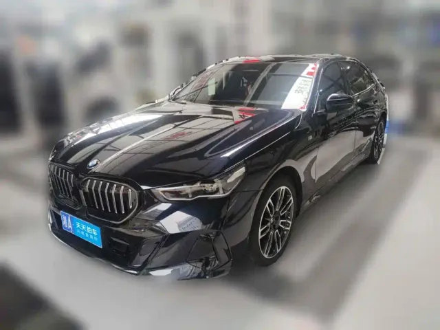 Фотография автомобиля — BMW 5 Series