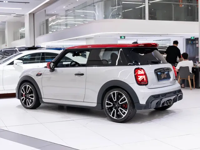 MINI John Cooper Works — Фото автомобиля 5