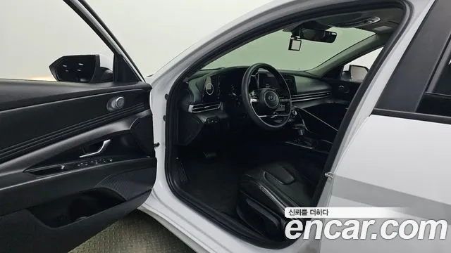 Hyundai AVANTE Avante (CN7) — Фото автомобиля 10