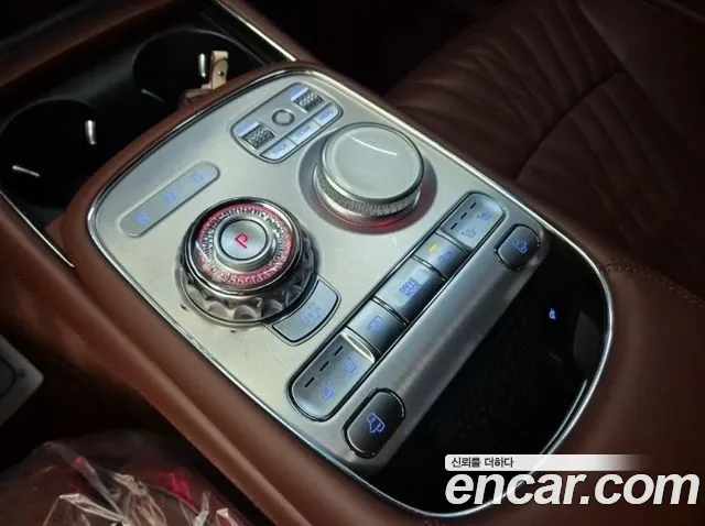 Genesis G90 Бензин 3.5 турбо AWD — Фото автомобиля 10